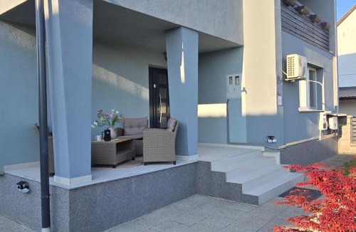 Karanac House | Holiday Home Thesaurum