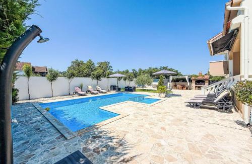 Brisevo House | Holiday Home Tina & Tino by Interhome