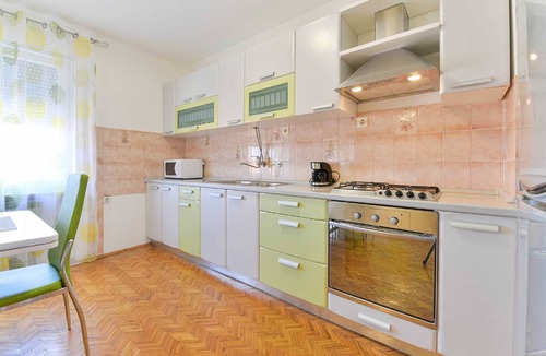 Suhovare Ski Chalet | Holiday Home Vesna with pool and children area