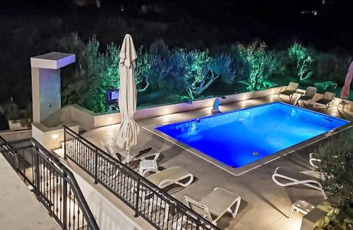 Kastel Stafilic House | Holiday Home Villa Rimac in Kastel Stafilic mit Garten- Grill by Interhome