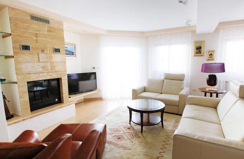 Okrug Donji House | Holiday Home Villa Mustra by Interhome
