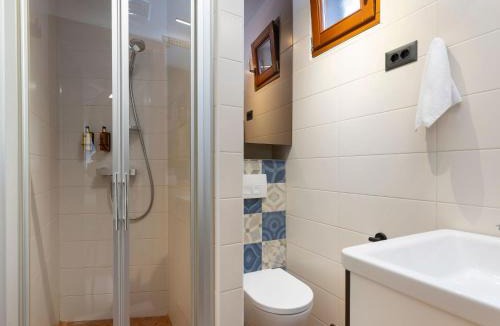 Loviste House | Holiday Home Villa Nauta - Peljesac- Ferienhaus mit Whirpool by Interhome