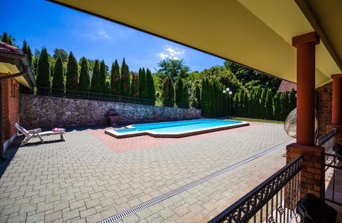 Aljmas House | Holiday Home Villa Pannonia