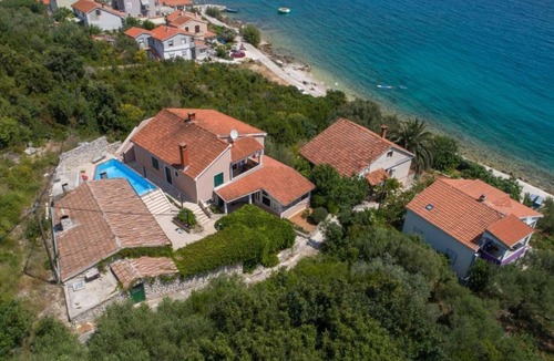 Knez Villa | Holiday Home Villa Rokov - Five Bedroom Holiday Home with Swimming Pool