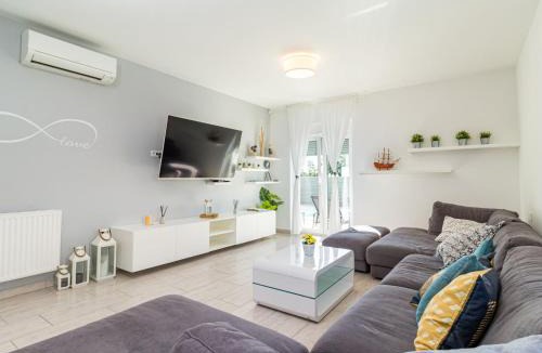 Karigador House | Holiday Home Villa Virtus by Interhome