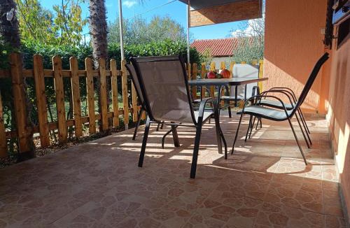 Velim House | Holiday Home Višnja with Pool