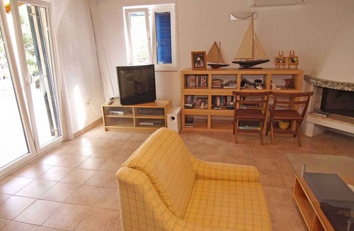 Veli Losinj House | Holiday home with air conditioning
