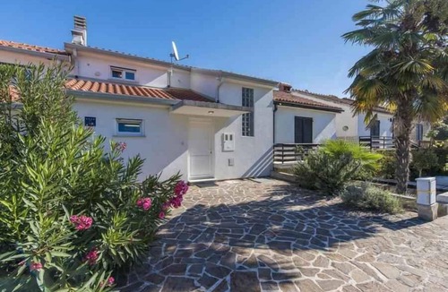 Dajla House | Holiday home with air conditioning