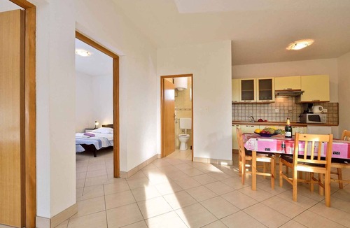 Drage House | Holiday home with air conditioning and sea view