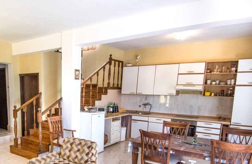 Tkon House | Holiday home with air conditioning and sea view