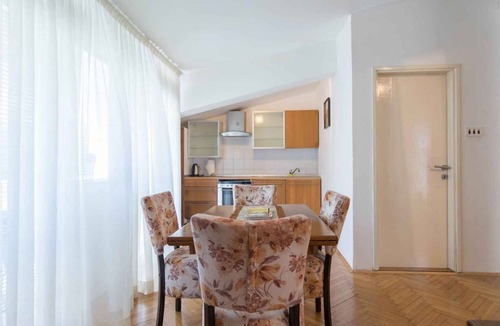 Tkon House | Holiday home with air conditioning and sea view