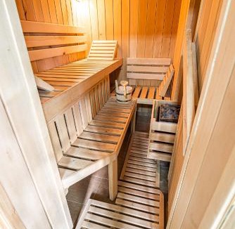 Rovte House | Holiday Home with Hot tub and Sauna Sabina