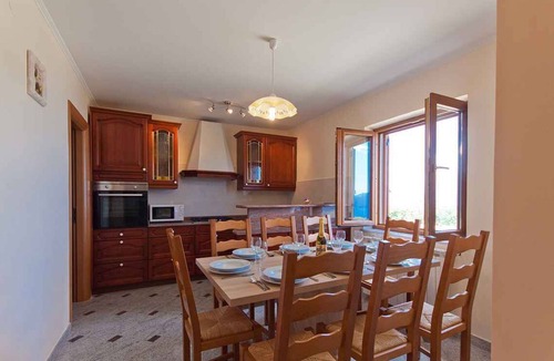 Obrs House | Holiday home with sea view