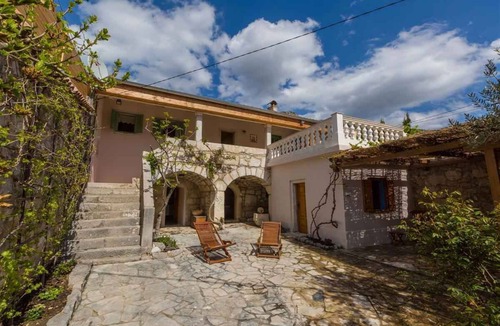 Grizane House | Holiday home with large terrace and barbecue