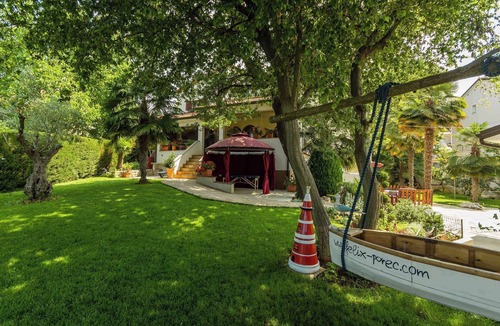 Kukci House | Holiday home with large garden and pool