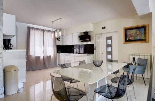 Pjescana Uvala House | Holiday home with pool and barbecue, by the sea