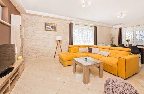 Novaki Motovunski Villa | Holiday home with pool in quiet village in central Istria near Motovun