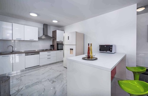 Karojba House | Holiday home with pool in quiet location