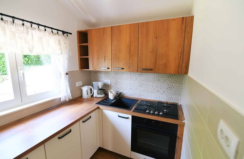 Obrs House | Holiday home with sea views, air conditioning and garden