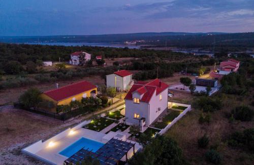 Krusevo Villa | Holiday home with swimming pool Villa Camellia