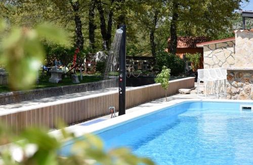 Vrlika Villa | Holiday home with swimming pool, wellness, horses and donkeys