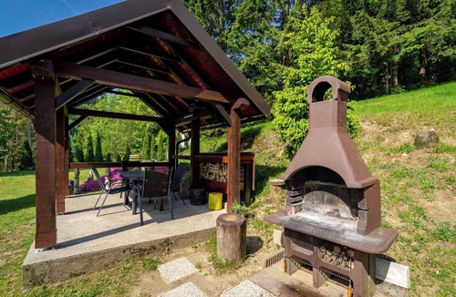 Lokve House | Holiday home with terrace and large garden