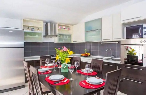 Primorski Dolac House | Holiday Home Zen in Primorski Dolac