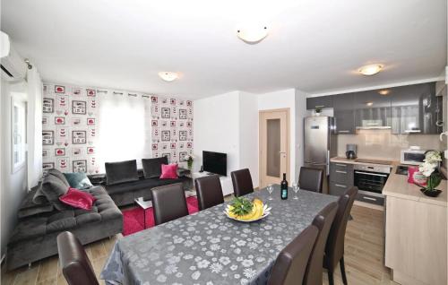 Businci House | Holiday Home Zedno With Sea View 12