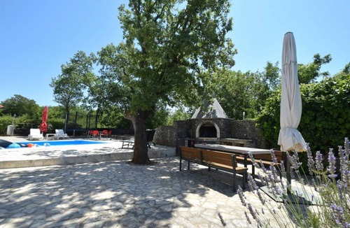 Sveti Vid-Miholjice Villa | Holiday house Nikola with pool