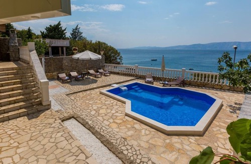Novi Vinodolski House | Holiday house Smokvica Krmpotska for 2 - 12 persons with 6 bedrooms - Holiday home