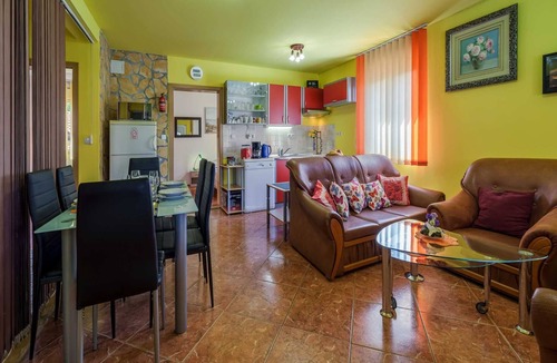 Polje Villa | Holiday House Ana – Relaxing House with Heated Pool and Jacuzzi