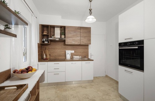 Melnica House | Holiday house Angelika * fenced garden, private pool, free WiFi