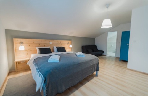 Plaski House | Holiday house Blue house - shared pool: - Plaski, Continental Croati, Croatia