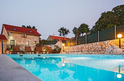 Podbablje House | Holiday house Buljanovi dvori, house with private pool, barbeque