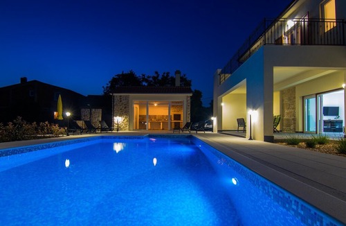 Gostinjac House | Holiday house Dobrinj for 1 - 8 persons with 3 bedrooms - Holiday home