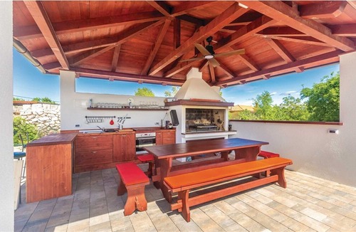 Sveti Vid Dobrinjski House | Holiday house Dobrinj for 1 - 14 persons with 6 bedrooms - Holiday home