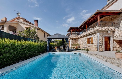 Polje House | Holiday house Dobrinj for 1 - 6 persons with 4 bedrooms - Holiday house