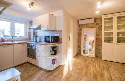 Garica House | Holiday house Frank - with pool; - Vrbnik, Island Krk, Croatia