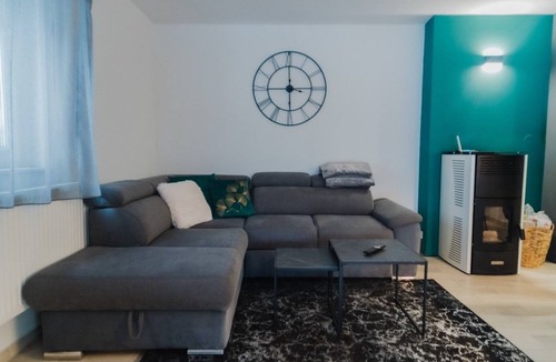 Plaski House | Holiday house Green house - shared pool & BBQ: - Plaski, Continental Croati, Croatia