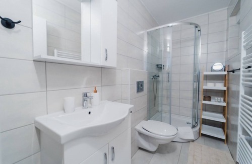 Plaski House | Holiday house Green house - shared pool & BBQ: - Plaski, Continental Croati, Croatia