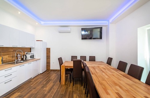Maslenica House | Holiday House with Private Terrace. High speed Wi-Fi Internet.