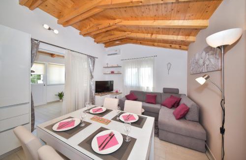 Posedarje Apartment | Holiday House IRENA 1