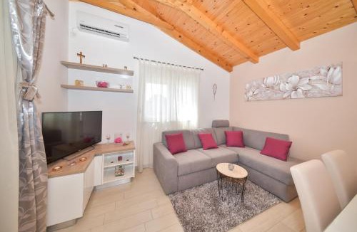 Posedarje Apartment | Holiday House IRENA 1
