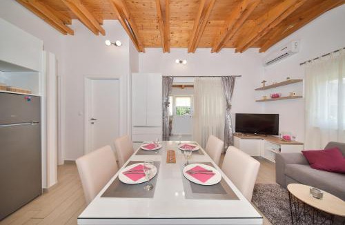 Posedarje Apartment | Holiday House IRENA 1