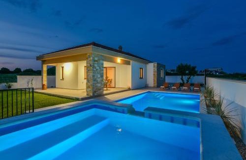 Sveti Filip i Jakov Villa | Holiday House Jure with Private Pool