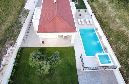 Sveti Filip i Jakov Villa | Holiday House Jure with Private Pool