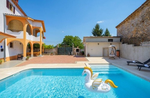 Skropeti House | Holiday House Karla Valentina