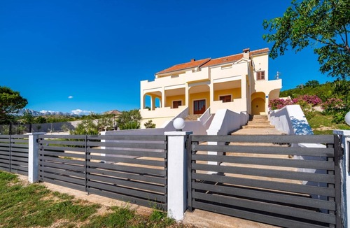 Krusevo Villa | HOLIDAY HOUSE KLARA
