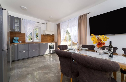 Pinezici House | Holiday house Krk (Stadt) for 1 - 10 persons with 4 bedrooms - Holiday house