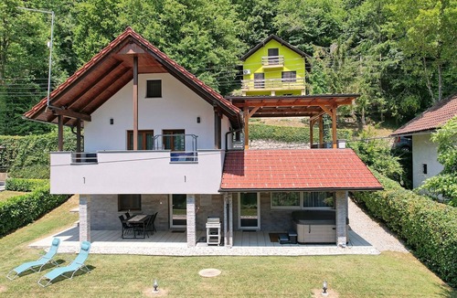 Ozalj Villa | Holiday House Lucija by Villas Guide